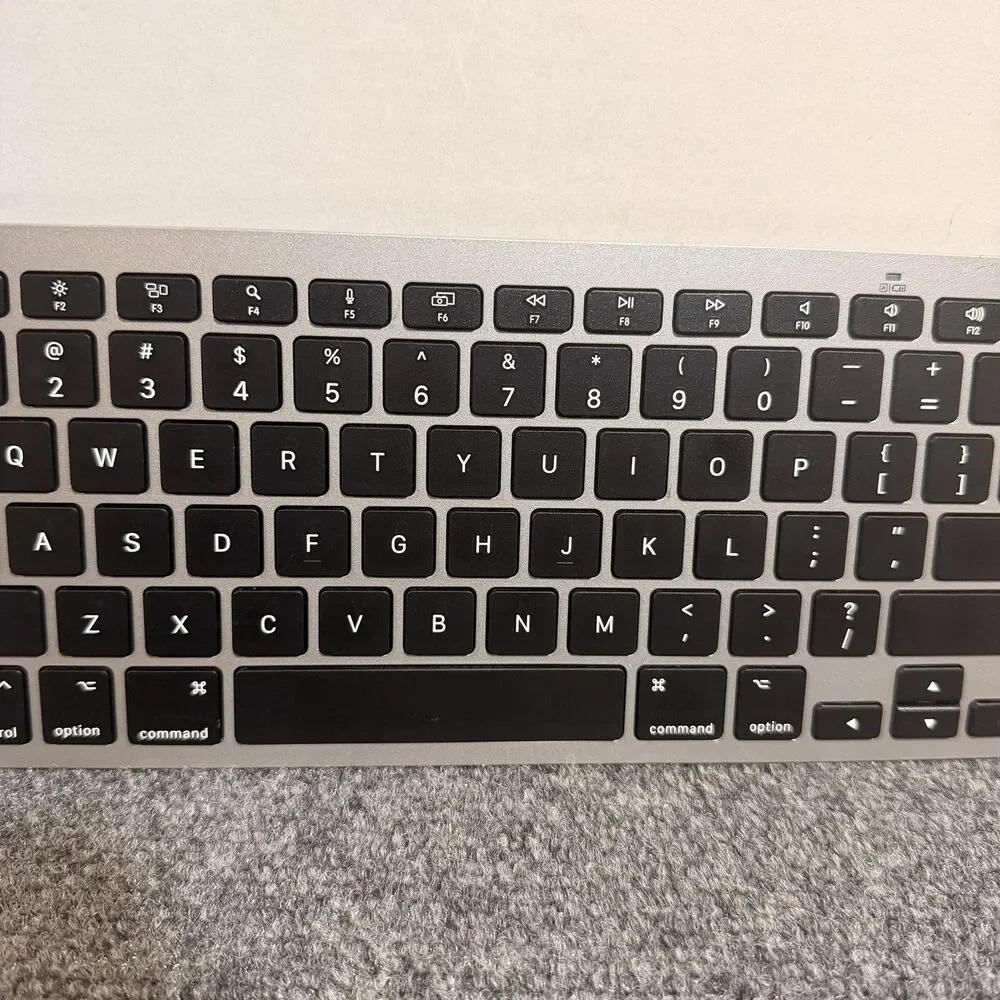 OMOTON KB066 Wireless Slim Bluetooth Keyboard Gray Mac PC Portable Compact